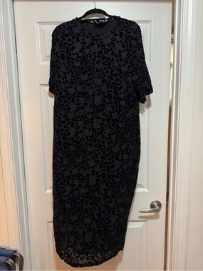 Black Burn Out Leopard-Print Midi Dress with Short Sleeves
